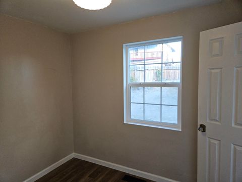 Tiny photo for 221 Hillside Avenue, Klamath Falls, OR 97601 (MLS # 220210896)