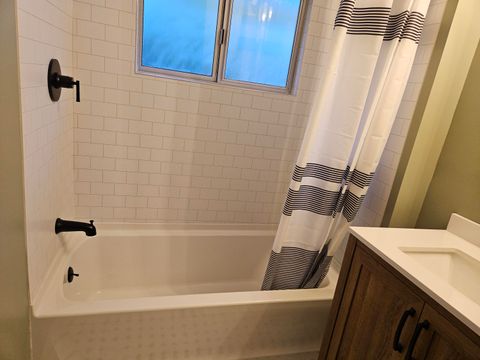 Tiny photo for 221 Hillside Avenue, Klamath Falls, OR 97601 (MLS # 220210896)