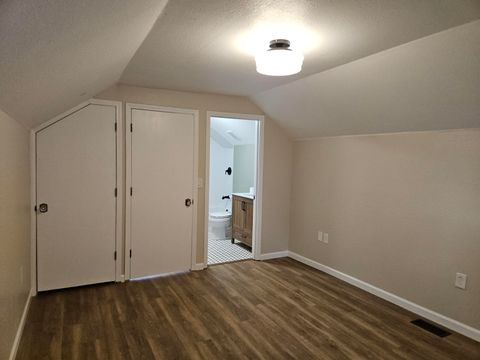 Tiny photo for 221 Hillside Avenue, Klamath Falls, OR 97601 (MLS # 220210896)