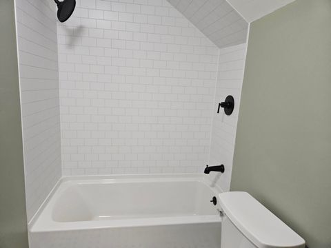 Tiny photo for 221 Hillside Avenue, Klamath Falls, OR 97601 (MLS # 220210896)