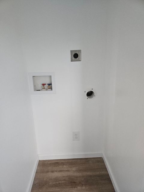 Tiny photo for 221 Hillside Avenue, Klamath Falls, OR 97601 (MLS # 220210896)