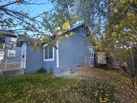 Tiny photo for 221 Hillside Avenue, Klamath Falls, OR 97601 (MLS # 220210896)