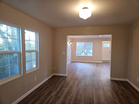 Tiny photo for 221 Hillside Avenue, Klamath Falls, OR 97601 (MLS # 220210896)