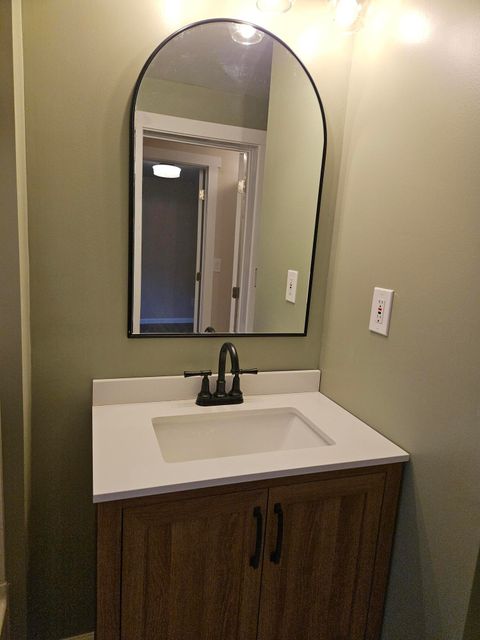 Tiny photo for 221 Hillside Avenue, Klamath Falls, OR 97601 (MLS # 220210896)