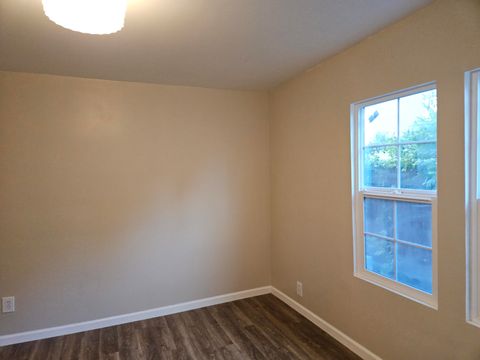 Tiny photo for 221 Hillside Avenue, Klamath Falls, OR 97601 (MLS # 220210896)