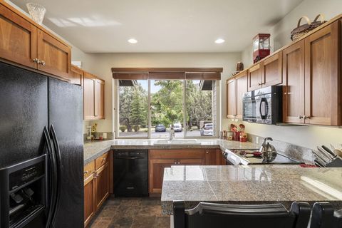 Tiny photo for 679 Sage Country Court, Redmond, OR 97756 (MLS # 220219608)