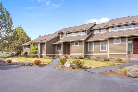 Tiny photo for 679 Sage Country Court, Redmond, OR 97756 (MLS # 220219608)