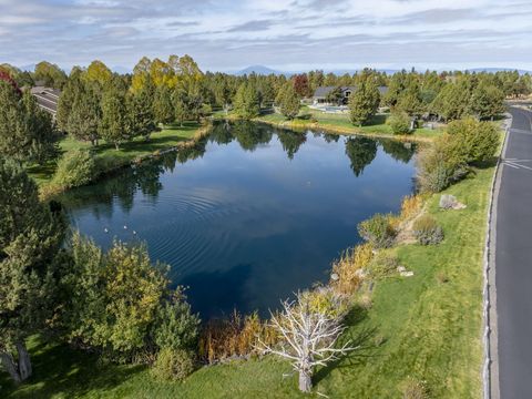 Tiny photo for 679 Sage Country Court, Redmond, OR 97756 (MLS # 220219608)