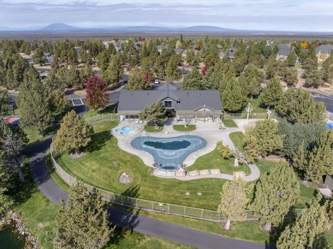 Tiny photo for 679 Sage Country Court, Redmond, OR 97756 (MLS # 220219608)