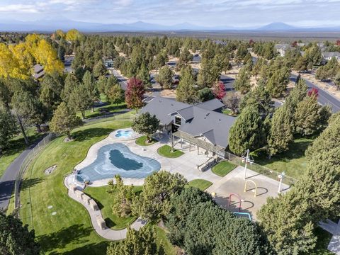 Tiny photo for 679 Sage Country Court, Redmond, OR 97756 (MLS # 220219608)