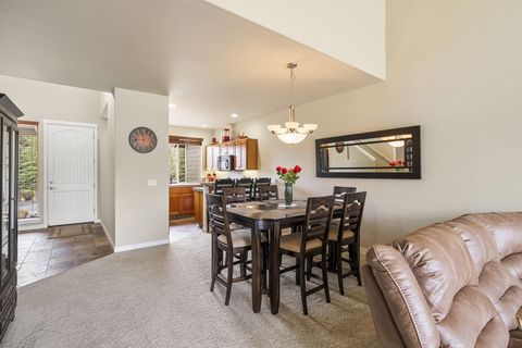 Tiny photo for 679 Sage Country Court, Redmond, OR 97756 (MLS # 220219608)