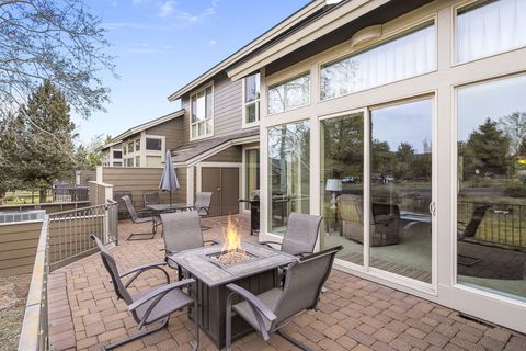 Tiny photo for 679 Sage Country Court, Redmond, OR 97756 (MLS # 220219608)