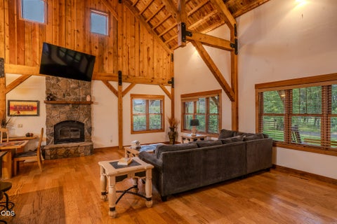 Tiny photo for 688 Worthington Road, Eagle Point, OR 97524 (MLS # 220227181)