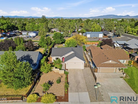 Tiny photo for 1810 SW 27th Street, Redmond, OR 97756 (MLS # 220223392)