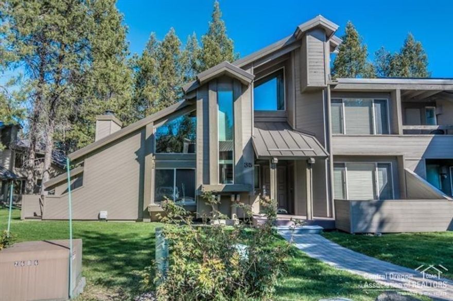 Outstanding location in the heart of Sunriver, near the Lodge, Sage Spring Spa, Sunriver Village, & the SHARC. Condo features 2 master suites & large loft area for a third sleeping space. Property is sold furnished with handsome lodge/western style furnishings. Curl up on the leather couch and enjoy the wood burning fireplace after a day at Mt. Bachelor or walk next door and enjoy the spa. Development recently updated.