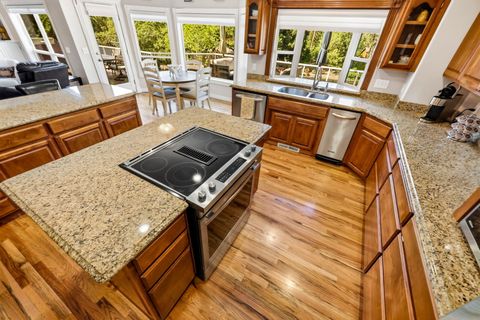 Tiny photo for 8993 John Day Drive, Gold Hill, OR 97525 (MLS # 220221158)