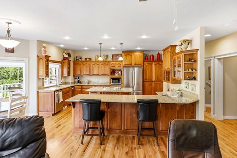 Tiny photo for 8993 John Day Drive, Gold Hill, OR 97525 (MLS # 220221158)