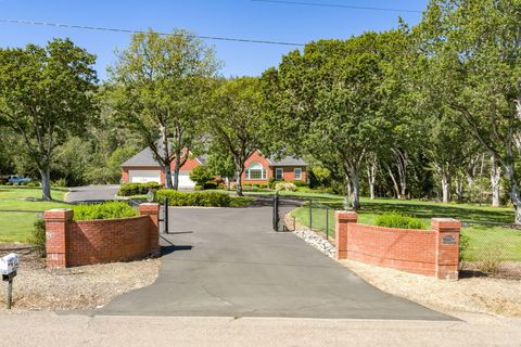 Tiny photo for 8993 John Day Drive, Gold Hill, OR 97525 (MLS # 220221158)
