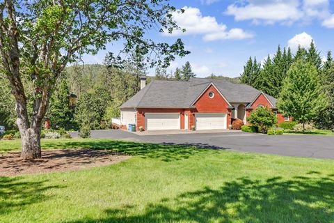 Tiny photo for 8993 John Day Drive, Gold Hill, OR 97525 (MLS # 220221158)