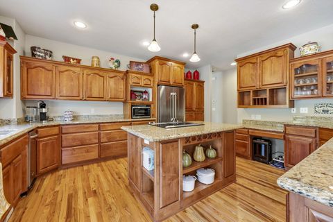 Tiny photo for 8993 John Day Drive, Gold Hill, OR 97525 (MLS # 220221158)