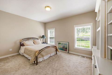 Tiny photo for 8993 John Day Drive, Gold Hill, OR 97525 (MLS # 220221158)