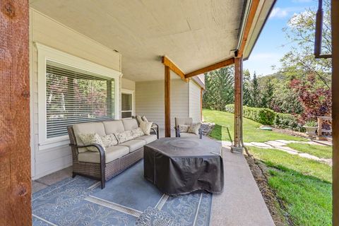 Tiny photo for 8993 John Day Drive, Gold Hill, OR 97525 (MLS # 220221158)
