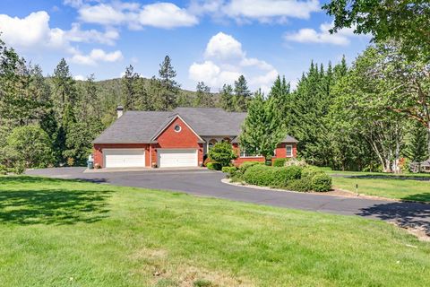 Tiny photo for 8993 John Day Drive, Gold Hill, OR 97525 (MLS # 220221158)