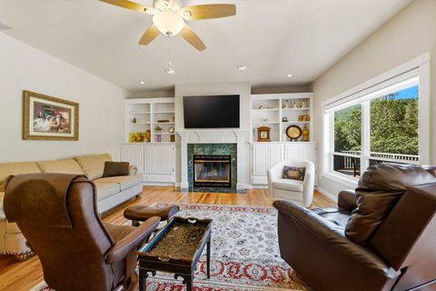 Tiny photo for 8993 John Day Drive, Gold Hill, OR 97525 (MLS # 220221158)