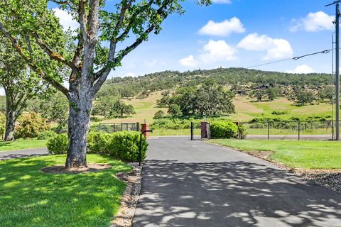 Tiny photo for 8993 John Day Drive, Gold Hill, OR 97525 (MLS # 220221158)