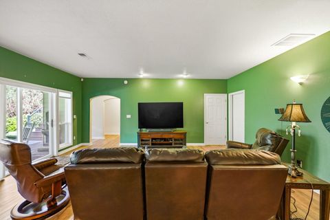 Tiny photo for 8993 John Day Drive, Gold Hill, OR 97525 (MLS # 220221158)