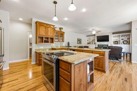 Tiny photo for 8993 John Day Drive, Gold Hill, OR 97525 (MLS # 220221158)