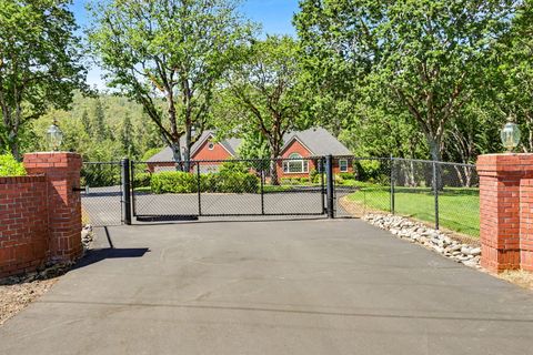 Tiny photo for 8993 John Day Drive, Gold Hill, OR 97525 (MLS # 220221158)