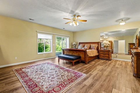 Tiny photo for 8993 John Day Drive, Gold Hill, OR 97525 (MLS # 220221158)