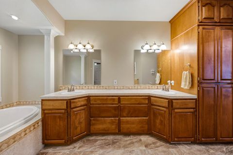 Tiny photo for 8993 John Day Drive, Gold Hill, OR 97525 (MLS # 220221158)