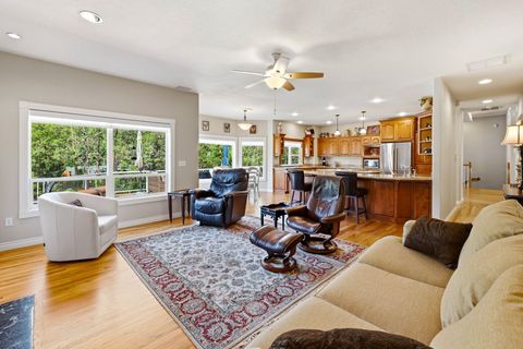 Tiny photo for 8993 John Day Drive, Gold Hill, OR 97525 (MLS # 220221158)