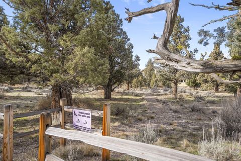 Tiny photo for 11137 Desert Sky Loop, Redmond, OR 97756 (MLS # 220217027)