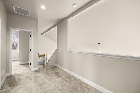 Tiny photo for 11137 Desert Sky Loop, Redmond, OR 97756 (MLS # 220217027)