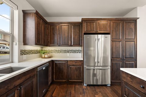 Tiny photo for 11137 Desert Sky Loop, Redmond, OR 97756 (MLS # 220217027)