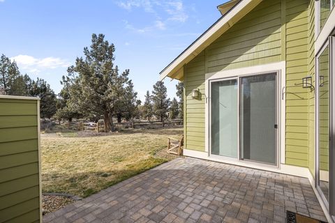 Tiny photo for 11137 Desert Sky Loop, Redmond, OR 97756 (MLS # 220217027)
