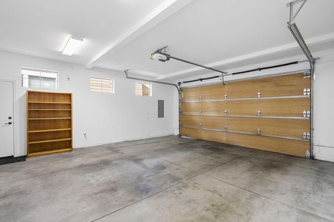 Tiny photo for 11137 Desert Sky Loop, Redmond, OR 97756 (MLS # 220217027)