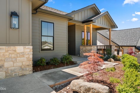 Tiny photo for 3057 Umpqua Drive, Medford, OR 97504 (MLS # 220224779)