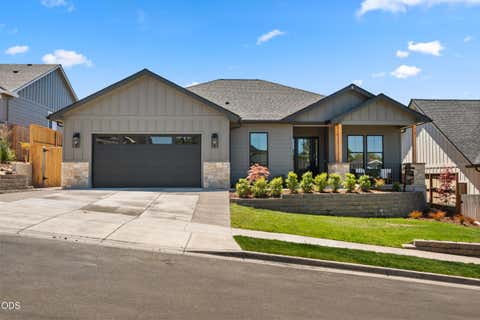 Photo of 3057 Umpqua Drive, Medford, OR 97504 (MLS # 220224779)