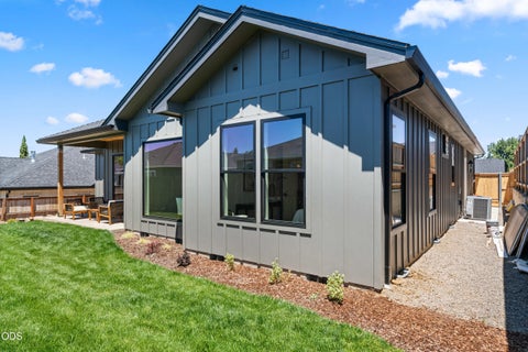 Tiny photo for 3057 Umpqua Drive, Medford, OR 97504 (MLS # 220224779)