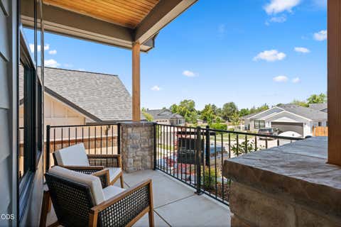Tiny photo for 3057 Umpqua Drive, Medford, OR 97504 (MLS # 220224779)