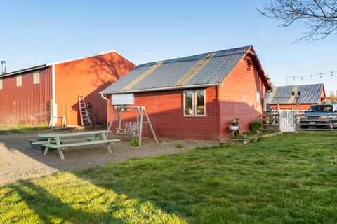 Tiny photo for 12174 NW 10th Street, Terrebonne, OR 97760 (MLS # 220211469)