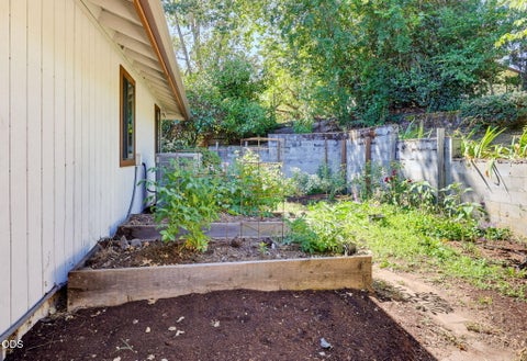 Tiny photo for 174 Hummingbird Lane, Talent, OR 97540 (MLS # 220225116)