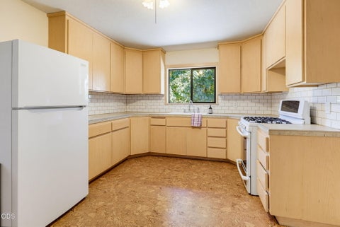 Tiny photo for 174 Hummingbird Lane, Talent, OR 97540 (MLS # 220225116)