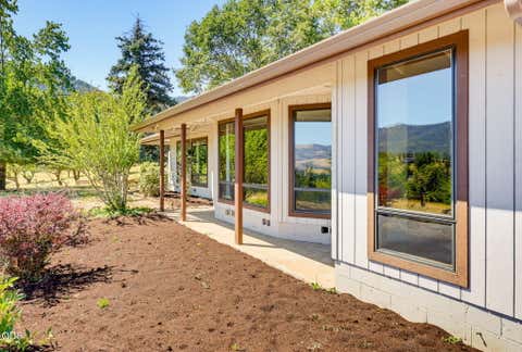 Tiny photo for 174 Hummingbird Lane, Talent, OR 97540 (MLS # 220225116)