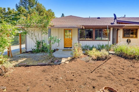 Tiny photo for 174 Hummingbird Lane, Talent, OR 97540 (MLS # 220225116)