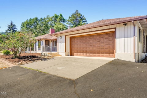 Tiny photo for 174 Hummingbird Lane, Talent, OR 97540 (MLS # 220225116)